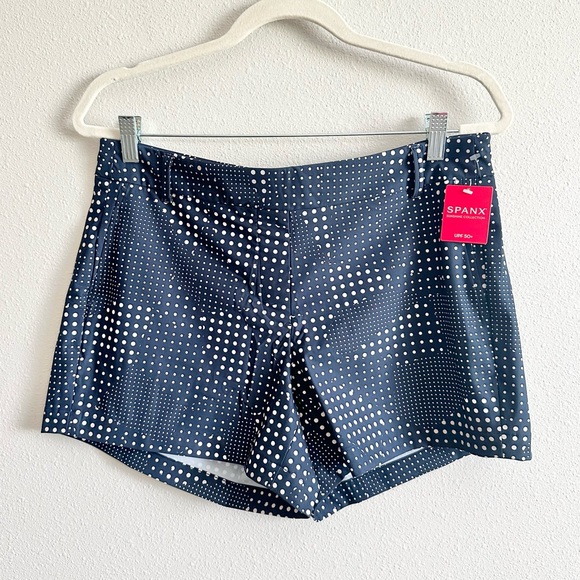 NWT Spanx Sunshine 4” Shorts in Dot Patch Midnight Navy Size XL - Picture 2 of 9
